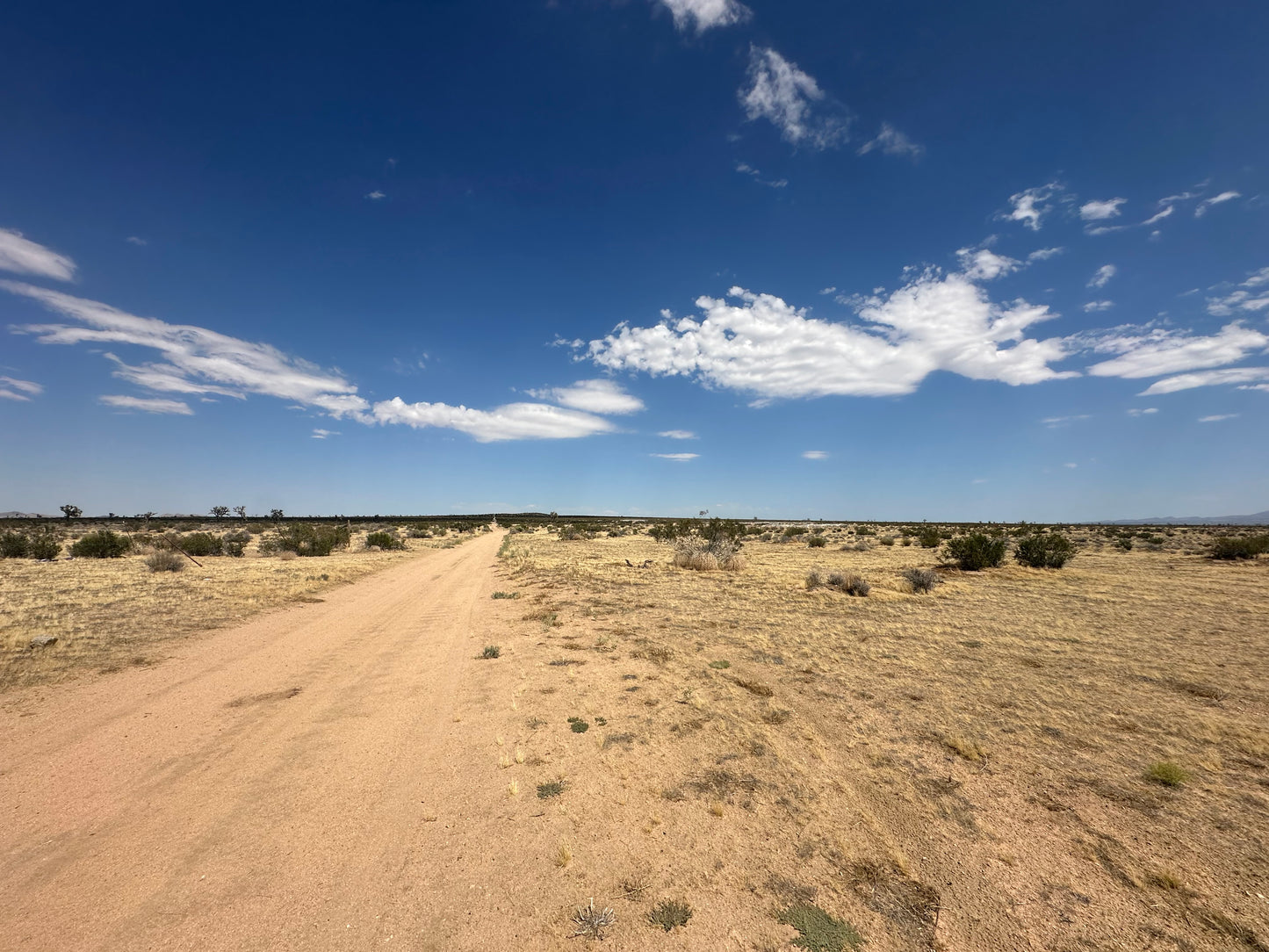 0.36 MAS DE 2.55 ACRES IN HI VISTA