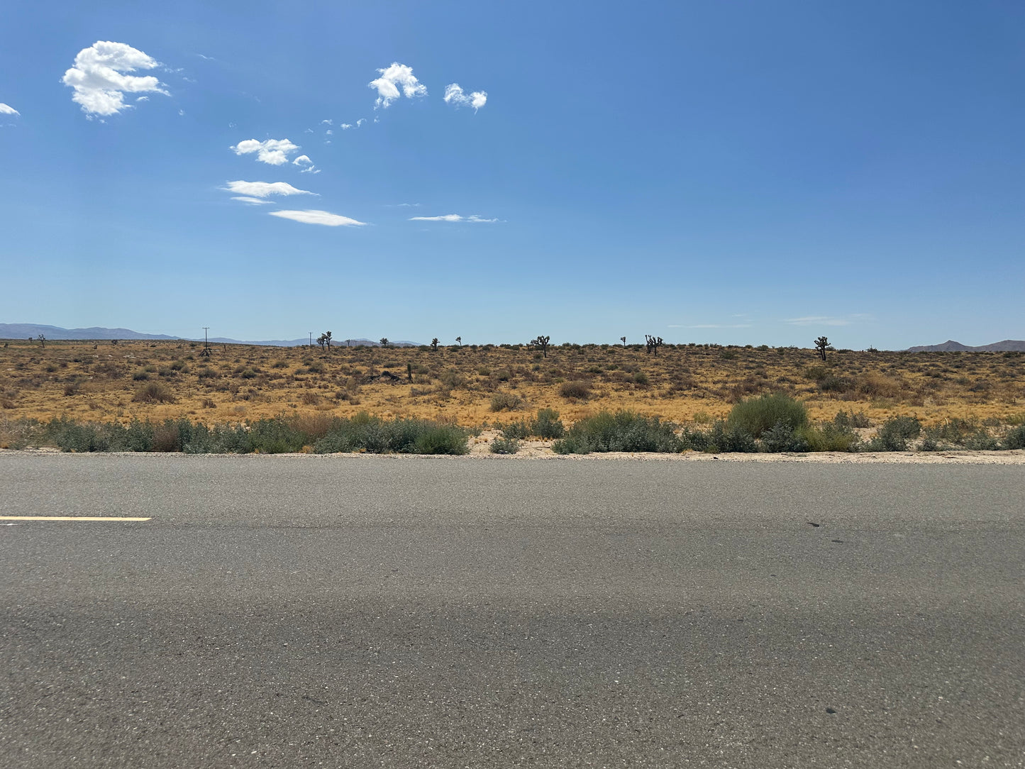 0.43 PIN 1015 2.24 ACRES LAKE LOS ANGELES ON PAVEMENT!