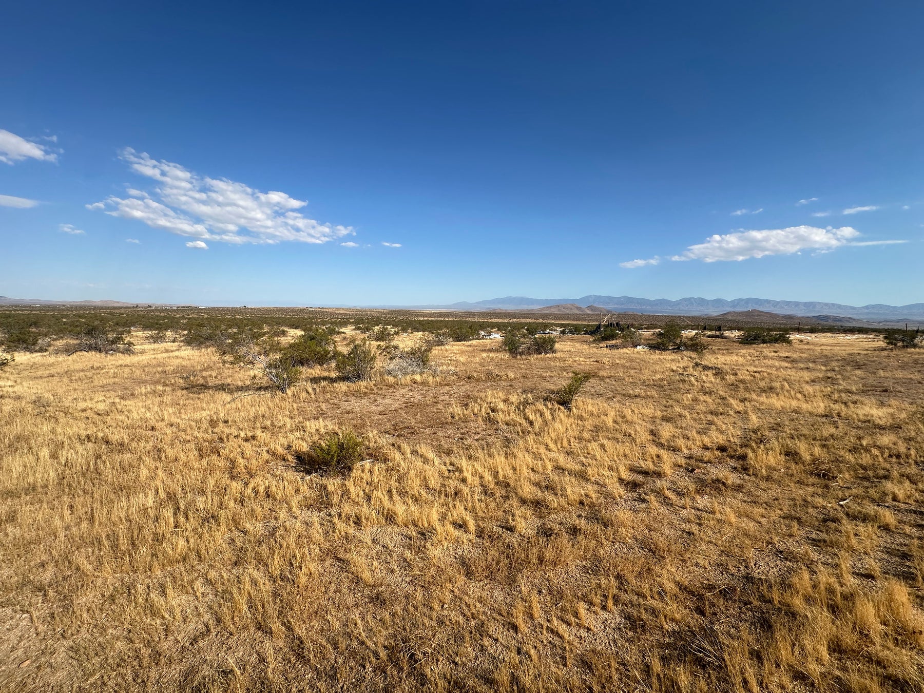 0.35 2.54 ACRES HI VISTA SÓLO 810 AL MES