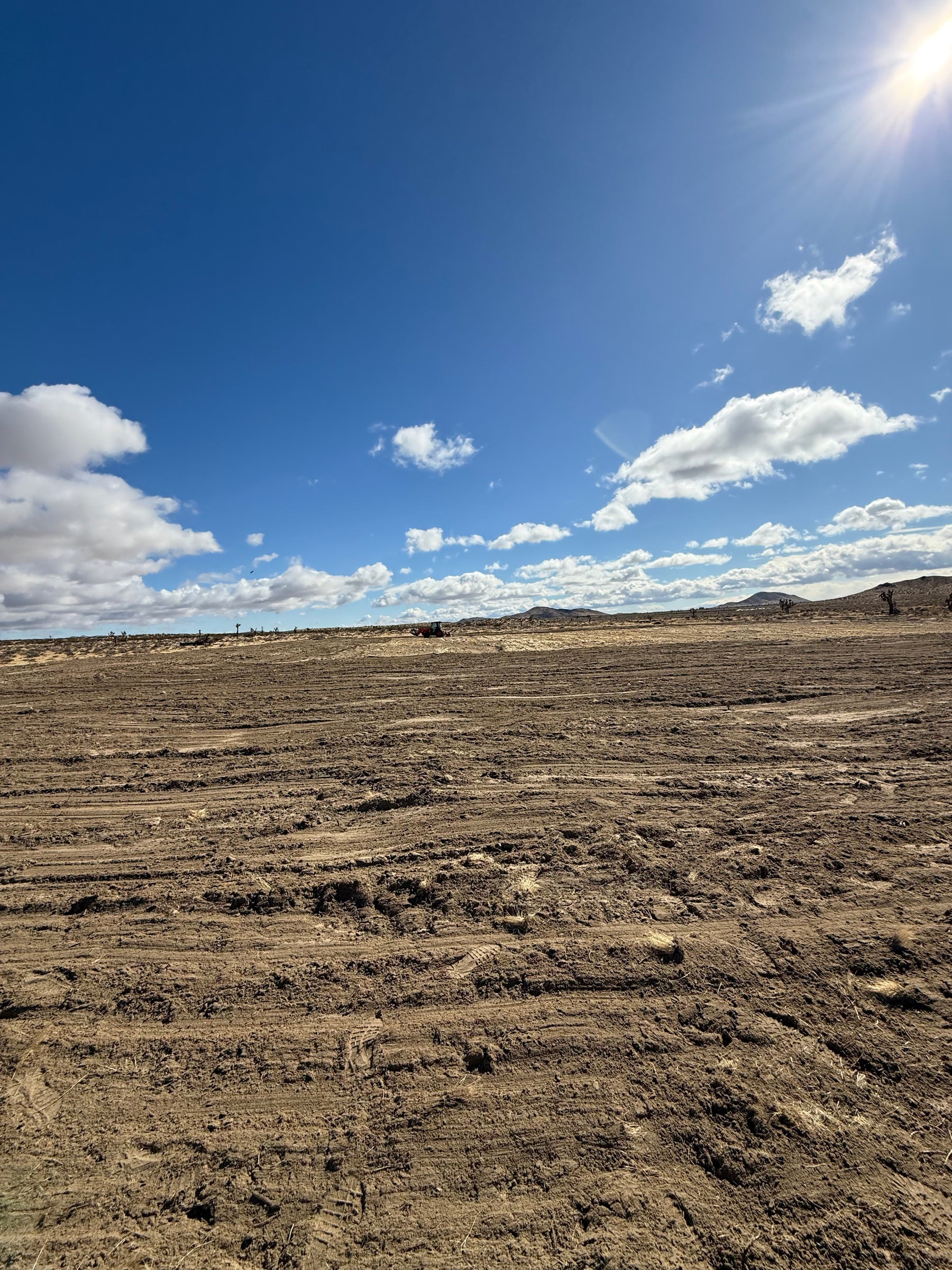 0.43 PIN 1015 2.24 ACRES LAGO LOS ANGELES ¡SOBRE PAVIMENTO!